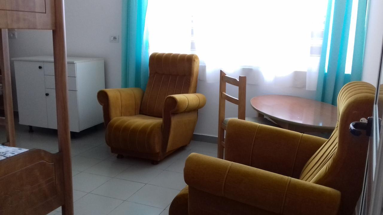 Kruja Hostel Екстер'єр фото
