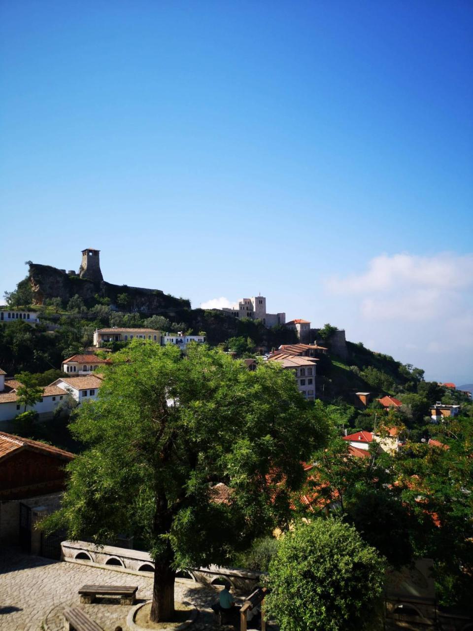 Kruja Hostel Екстер'єр фото