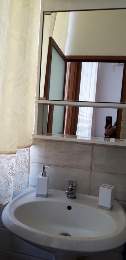 Kruja Hostel Екстер'єр фото
